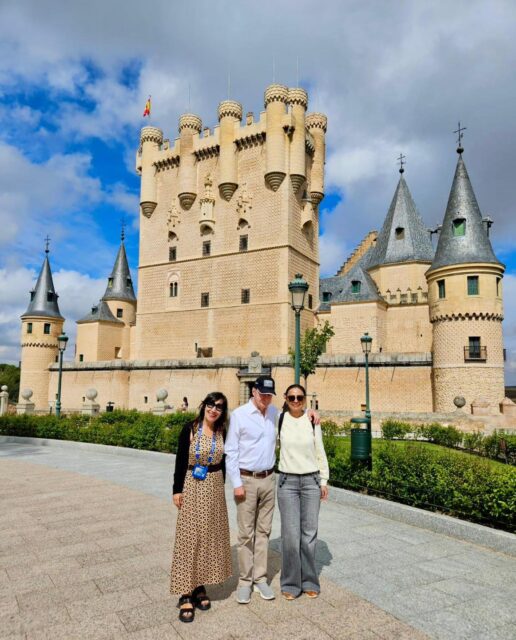 Segovia no es solo su impresionante Acueducto , su catedral y su majestuoso Alcázar.
‼️La ciudad también esconde maravillosos rincones naturales, como los valles del Clamores y del Eresma, donde se puede disfrutar de agradables paseos entre ríos, vegetación y unas vistas únicas.
🎯Si os apetece descubrir una Segovia diferente, más tranquila y auténtica, estaremos encantados de enseñaros estas joyas escondidas. 🌿🏰✨
#privatetours #madridtravelprivatetours #segovia #valledelclamores #valledeleresma #visitspain #arteynaturaleza